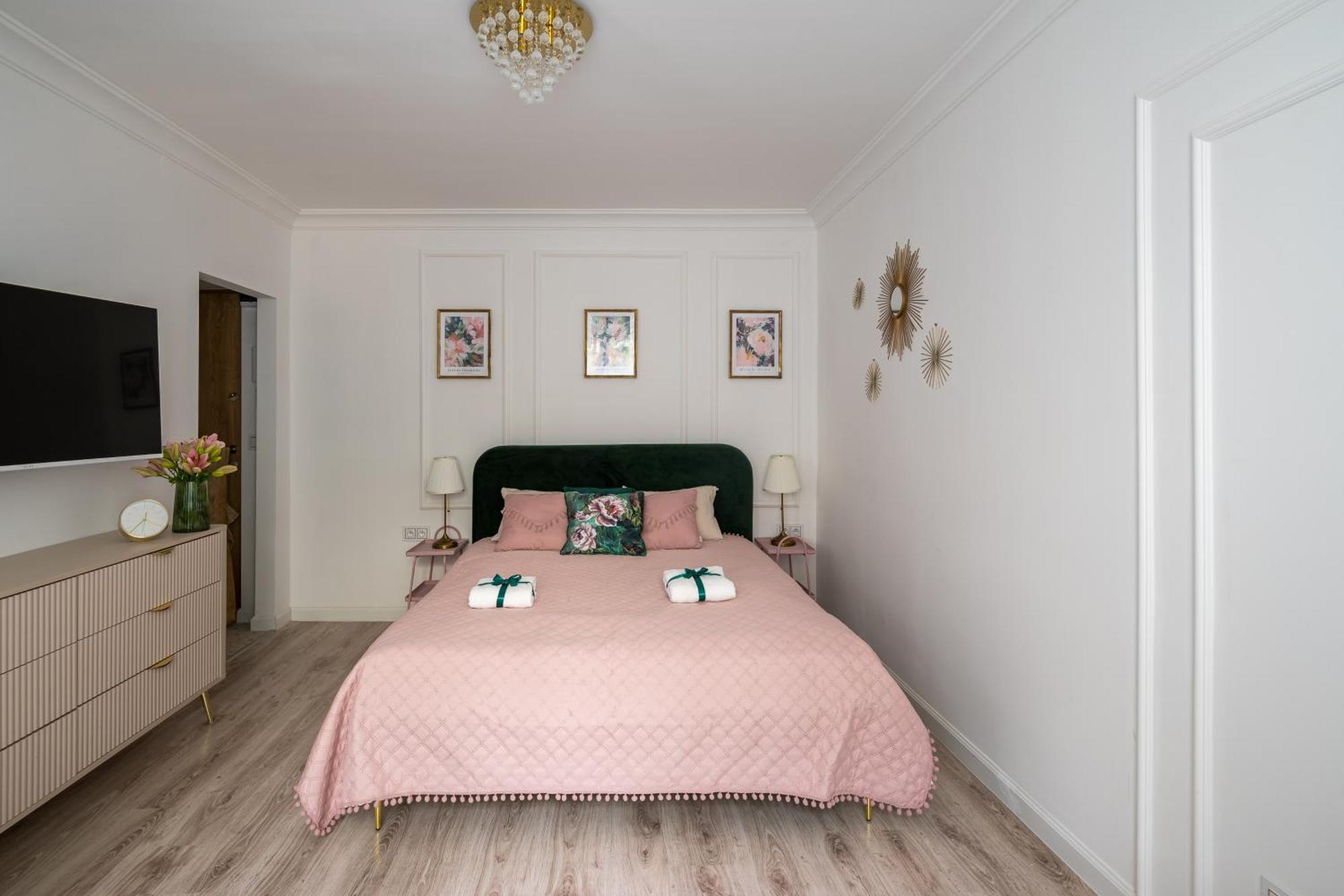 Lovely Downtown Studio At Most Lively Hoza Street, Discover Warsaw On Foot Екстериор снимка